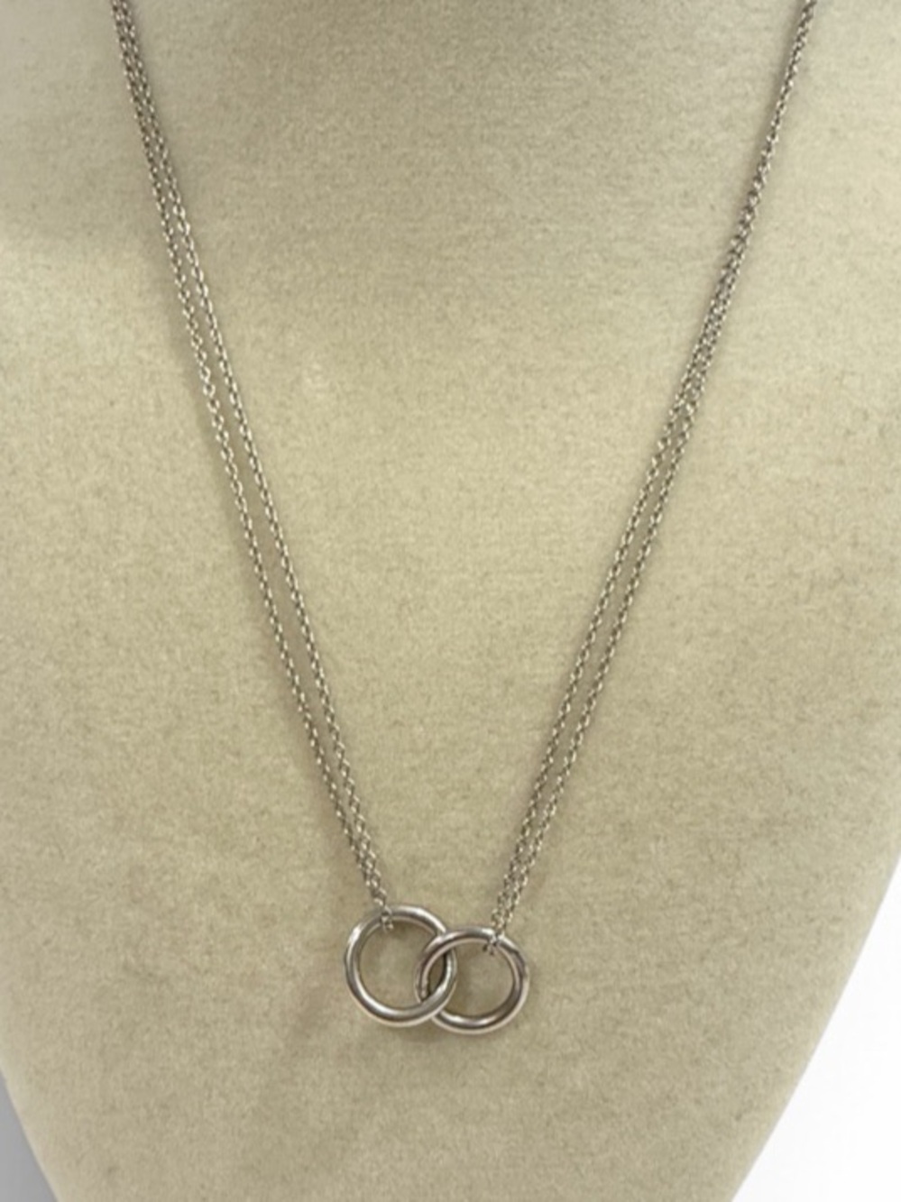 Pt950 Solid Platinum Interlocking Double Ring Pendant Necklace Japan